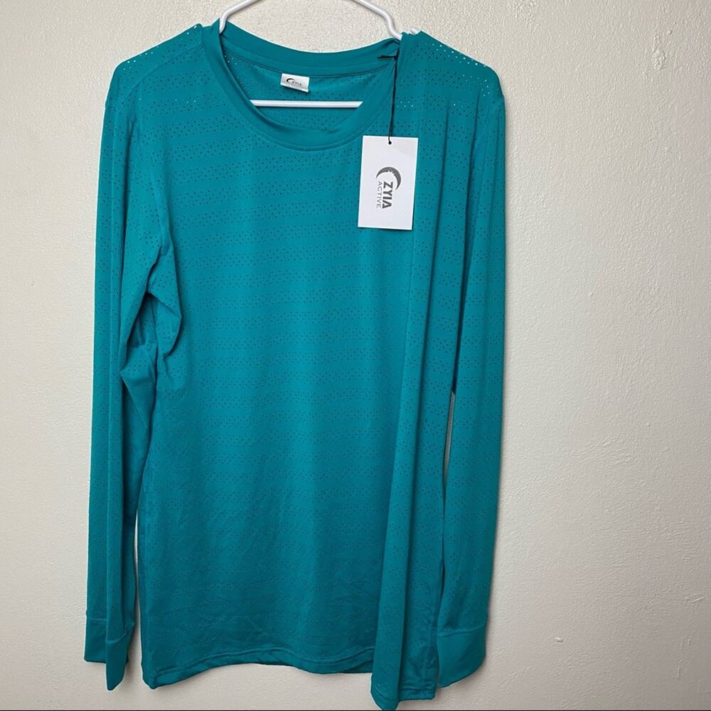 NWT Zyia Green Long Sleeve Workout Top